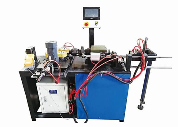Automatic pipe cutting machine for instrument vehicles