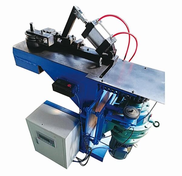Cantilever pipe bender