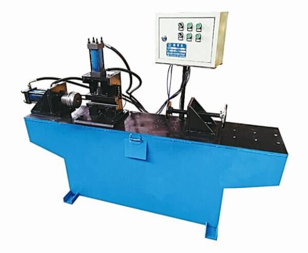 Liquid compression pipe machine