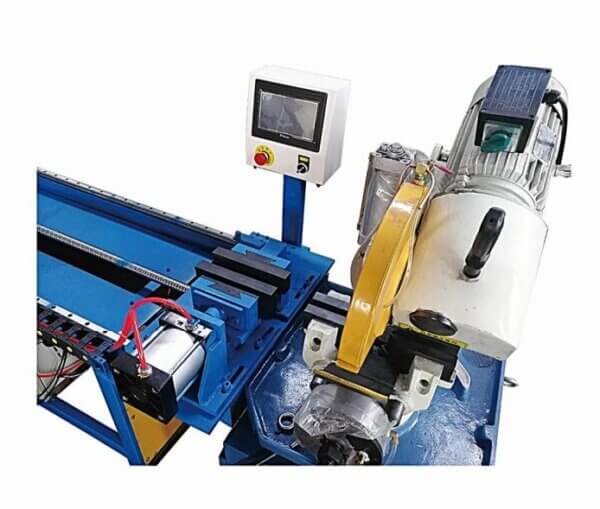 Simple servo feeding pipe cutting machine