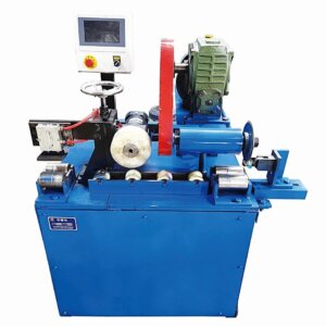 Automatic feeding and pipe cutting machine