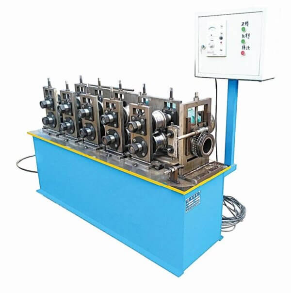 Steel pipe secondary forming machine